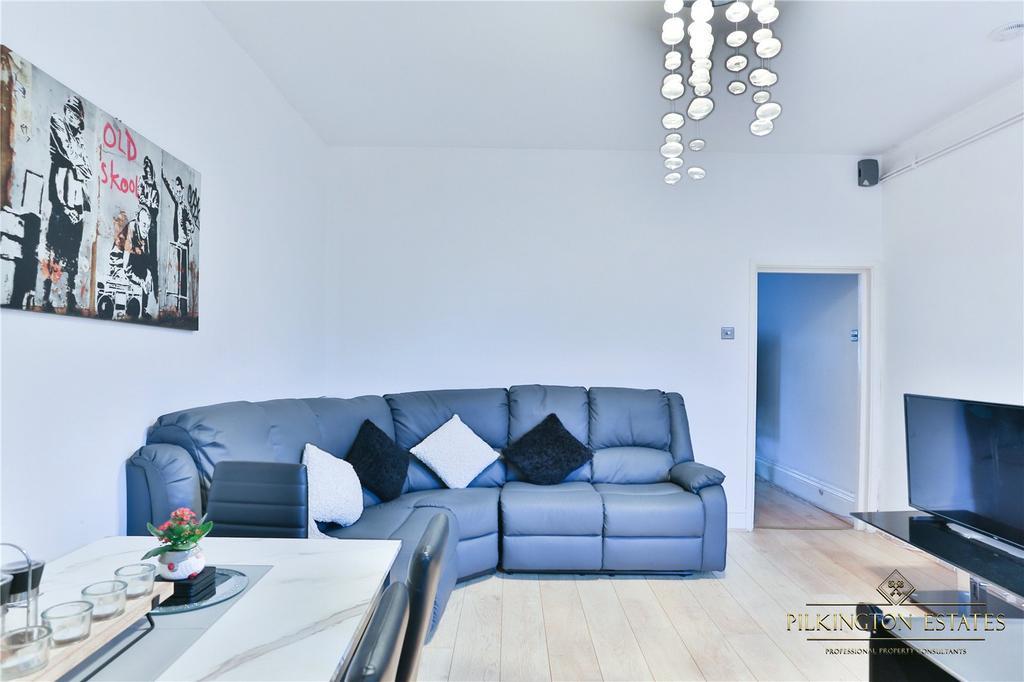 Plymouth, Devon PL4 2 bed apartment for sale £140,000