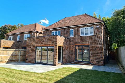 4 bedroom detached house for sale, Leatherhead Road, Great Bookham KT23