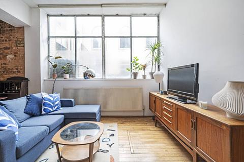 Flat 2, 54 Cavell Street, London, E1 2HP