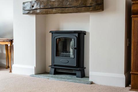 Barn Orchard Back Lane, Warton, Carnforth, LA5 9QU