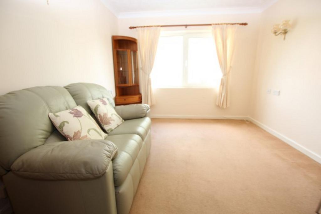 The Moors, Kidlington, OX5 1 bed apartment for sale £100,000