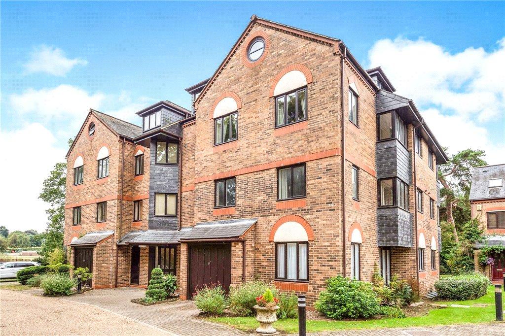 Abbey Mill Lane, St. Albans... 2 bed apartment £400,000