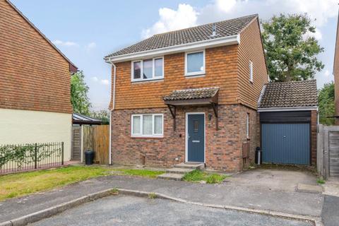 3 bedroom detached house for sale - Olivers Meadow, Westergate, Chichester
