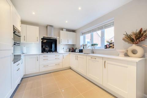 4 bedroom detached house for sale - Green Howards Road, Saighton, Chester