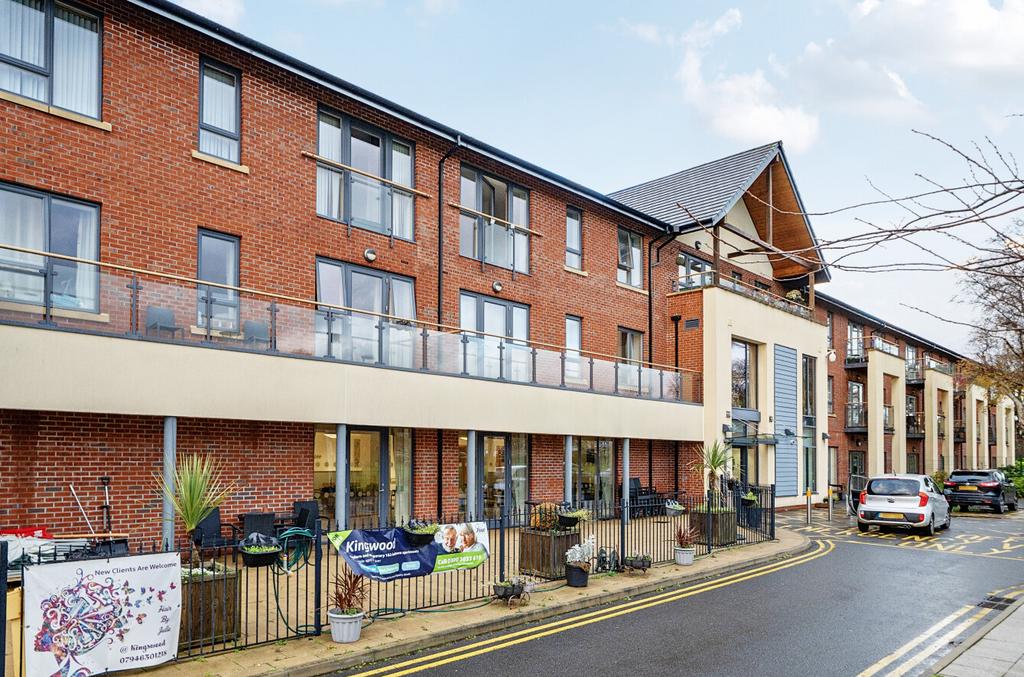 1387729 17 693851...