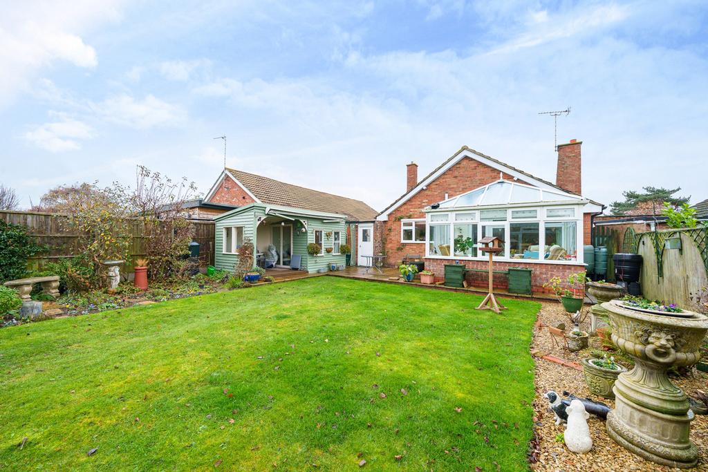 Chiltern Crescent, Wallingford, OX10 3 bed bungalow for sale £550,000