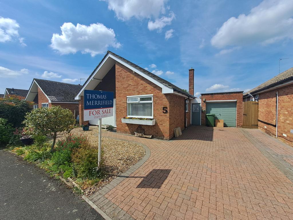Chiltern Crescent, Wallingford, OX10 3 bed bungalow for sale £550,000