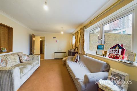 3 bedroom flat for sale, Shannon Court, Tavistock Road, Croydon, CR0