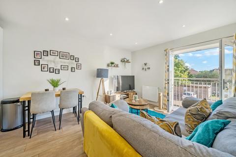 1 bedroom apartment for sale, Thornton Close, Leatherhead, Surrey