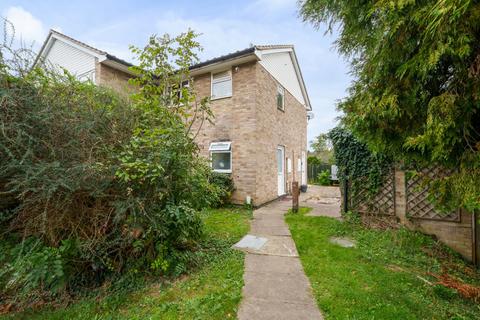74 Brookers Close, Ashtead, KT21 2JT