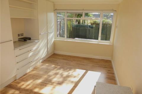 74 Brookers Close, Ashtead, KT21 2JT