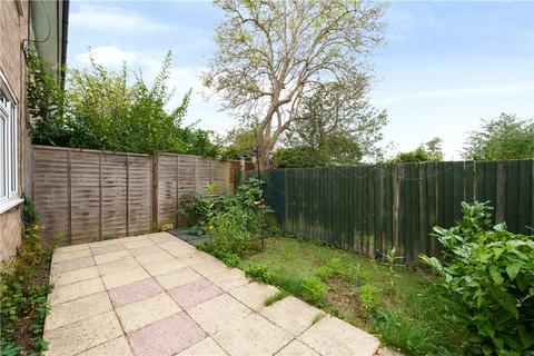74 Brookers Close, Ashtead, KT21 2JT