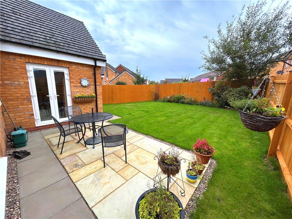Avon Way, BidfordonAvon, Alcester 3 bed detached house for sale £