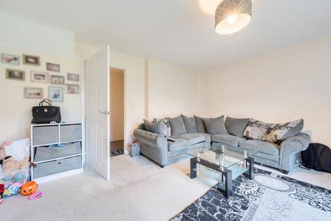 48 Wenlock Way, Manchester, M12 5TG