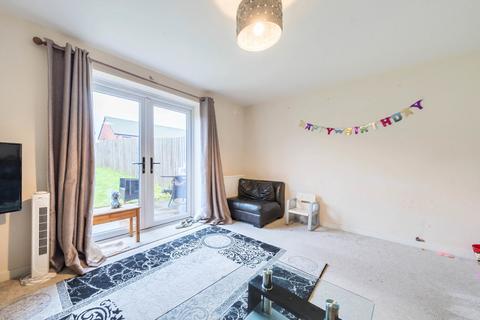 48 Wenlock Way, Manchester, M12 5TG