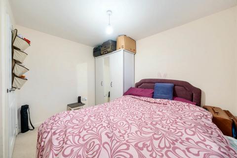 48 Wenlock Way, Manchester, M12 5TG