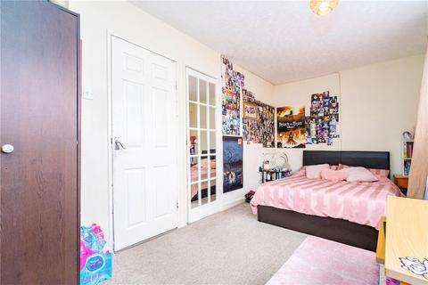 Flat 26, Long House Bush Fair, Harlow, CM18 6NR