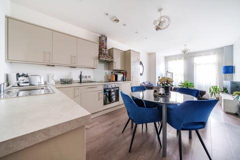 2 bedroom apartment for sale, High Street, Crawley, West Sussex