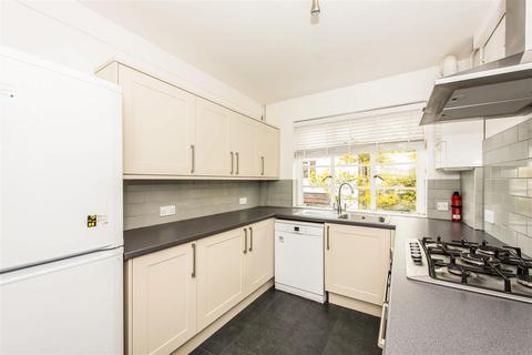 24 Kings Keep, Kingston Upon Thames, KT1 2HP