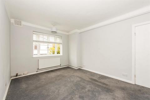 24 Kings Keep, Kingston Upon Thames, KT1 2HP