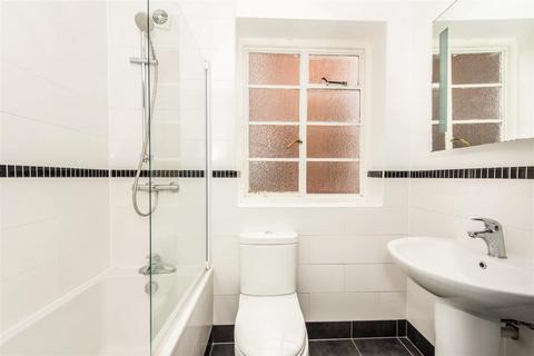 24 Kings Keep, Kingston Upon Thames, KT1 2HP