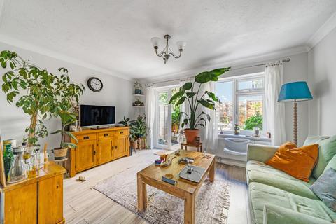 6 Iris Close, Surbiton, KT6 6JR