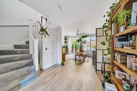 6 Iris Close, Surbiton, KT6 6JR