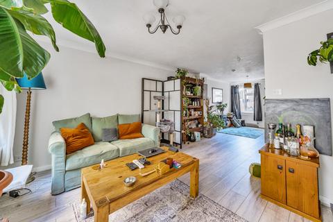 6 Iris Close, Surbiton, KT6 6JR