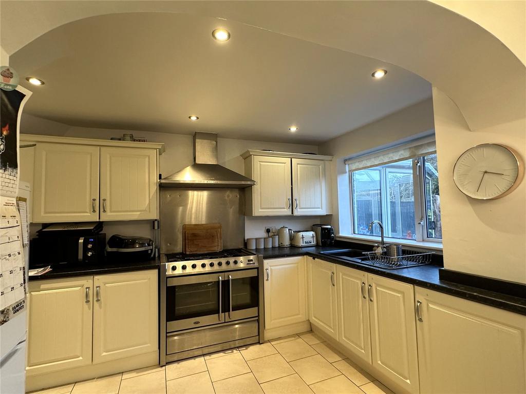 Tennyson Way, Kidderminster, Worcestershire, DY10 4 bed link detached