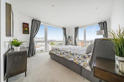 3 bedroom apartment for sale, Maritime Walk, Ocean Village, Southampton