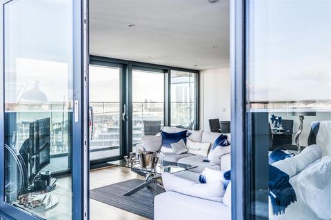 3 bedroom apartment for sale, The Hawkins Tower, Ocean Way, Southampton