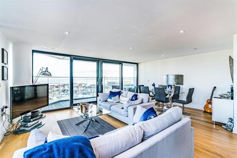 3 bedroom apartment for sale, The Hawkins Tower, Ocean Way, Southampton