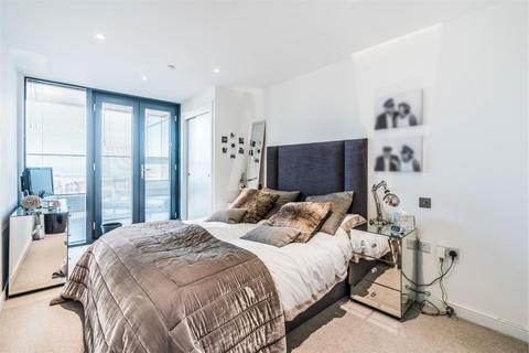 3 bedroom apartment for sale, The Hawkins Tower, Ocean Way, Southampton
