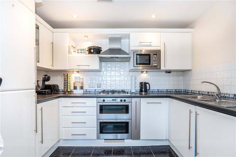2 bedroom apartment for sale, Canute Road, Southampton, Hants