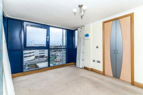 2 bedroom apartment for sale, Canute Road, Southampton, Hampshire