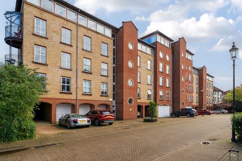 37 Andes Close, Southampton, SO14 3HS