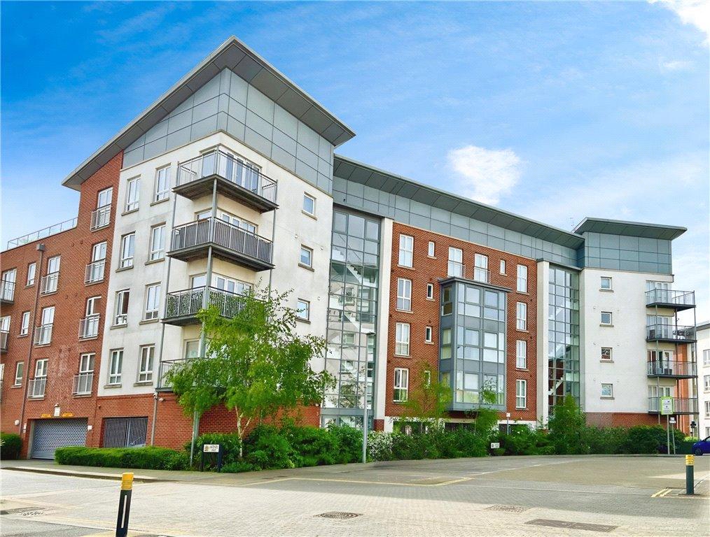Avenel Way, Poole 2 bed apartment £229,950