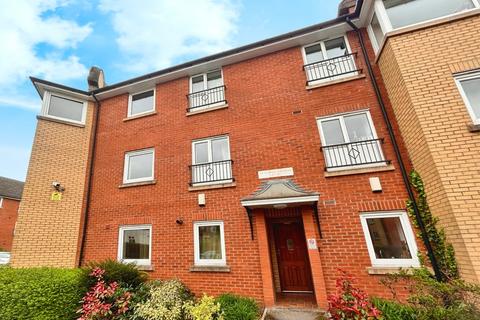 3 bedroom flat to rent, Whiteoak Road, Manchester, M14
