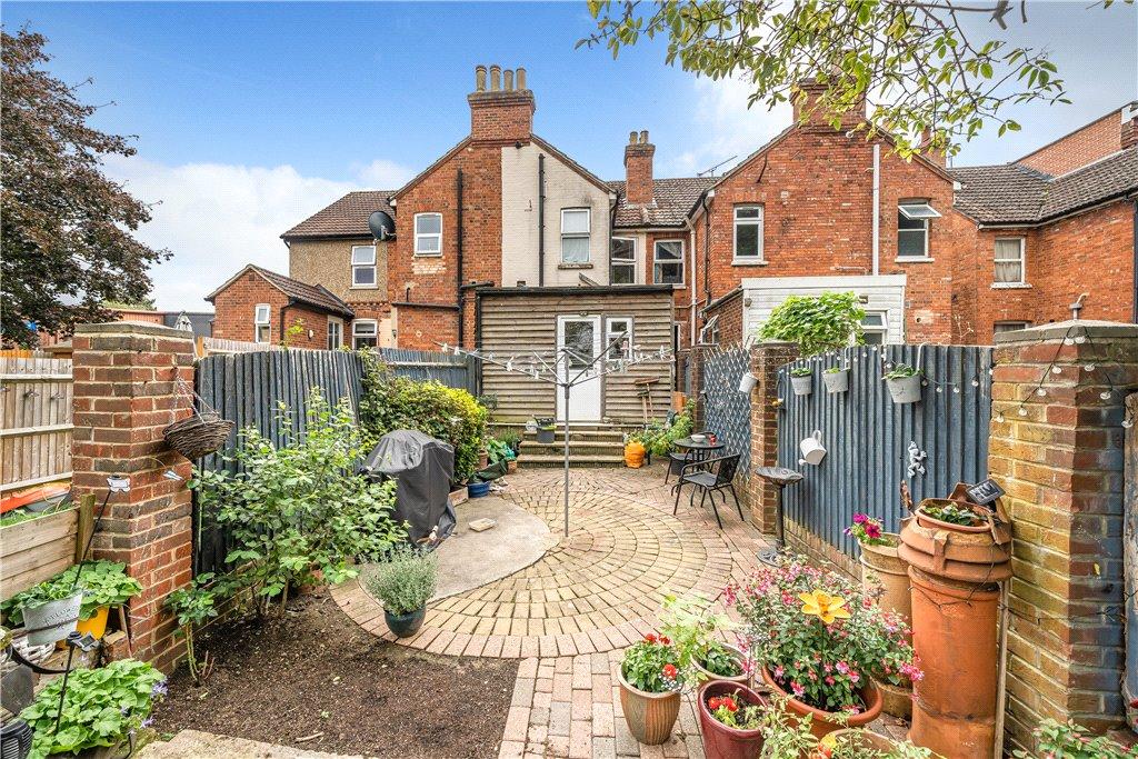 Vale Road, Tonbridge, Kent 2 bed terraced house for sale £300,000