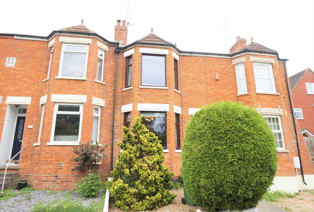 London Road, Newport Pagnell MK16 3 bed terraced house - £450,000