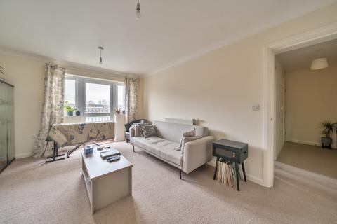 1 bedroom apartment for sale, Oakbank Avenue, Walton-on-Thames, Surrey