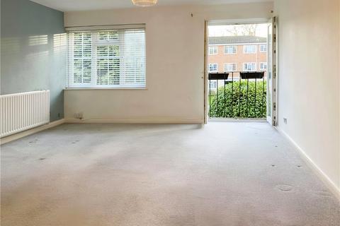 2 bedroom apartment for sale - Gainsborough Court, Walton-On-Thames, Surrey
