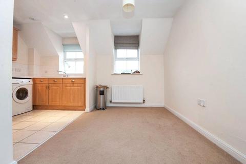 2 bedroom apartment for sale - Deans Court, Bishops Cleeve, Cheltenham