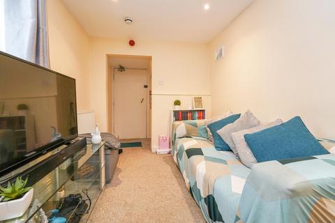 1 bedroom apartment for sale, London Road, Cheltenham, Gloucestershire