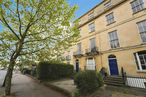 1 bedroom apartment for sale, London Road, Cheltenham, Gloucestershire