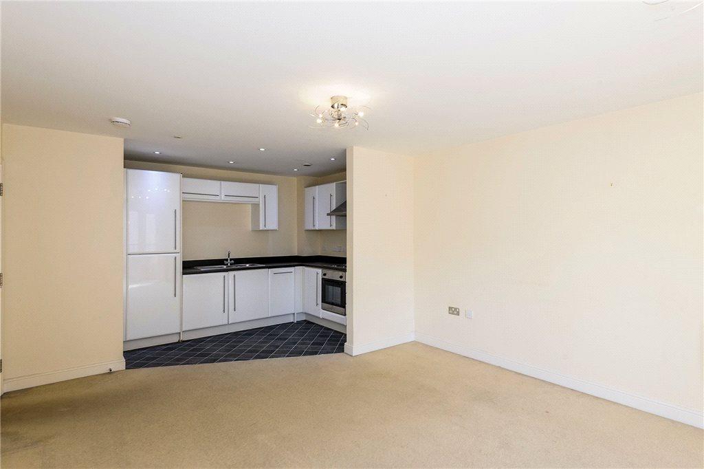 Lounge/Kitchen