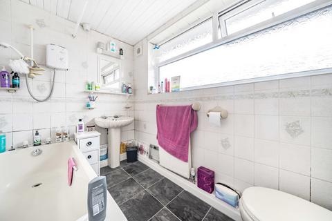 23 Basildon Close, St Helens, WA9 5HN