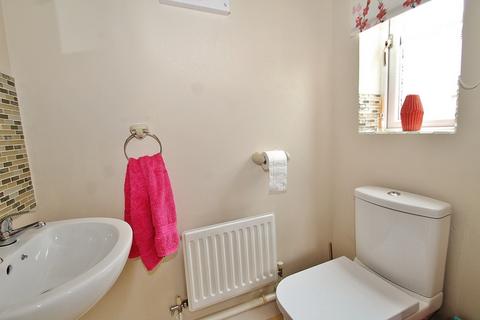 94 Eton Close, Witney, OX28 3GB