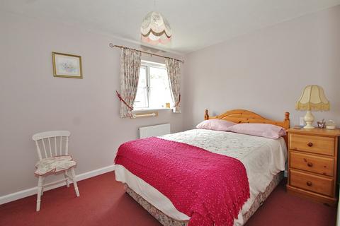 94 Eton Close, Witney, OX28 3GB