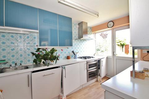 82 Early Road, Witney, OX28 1EU